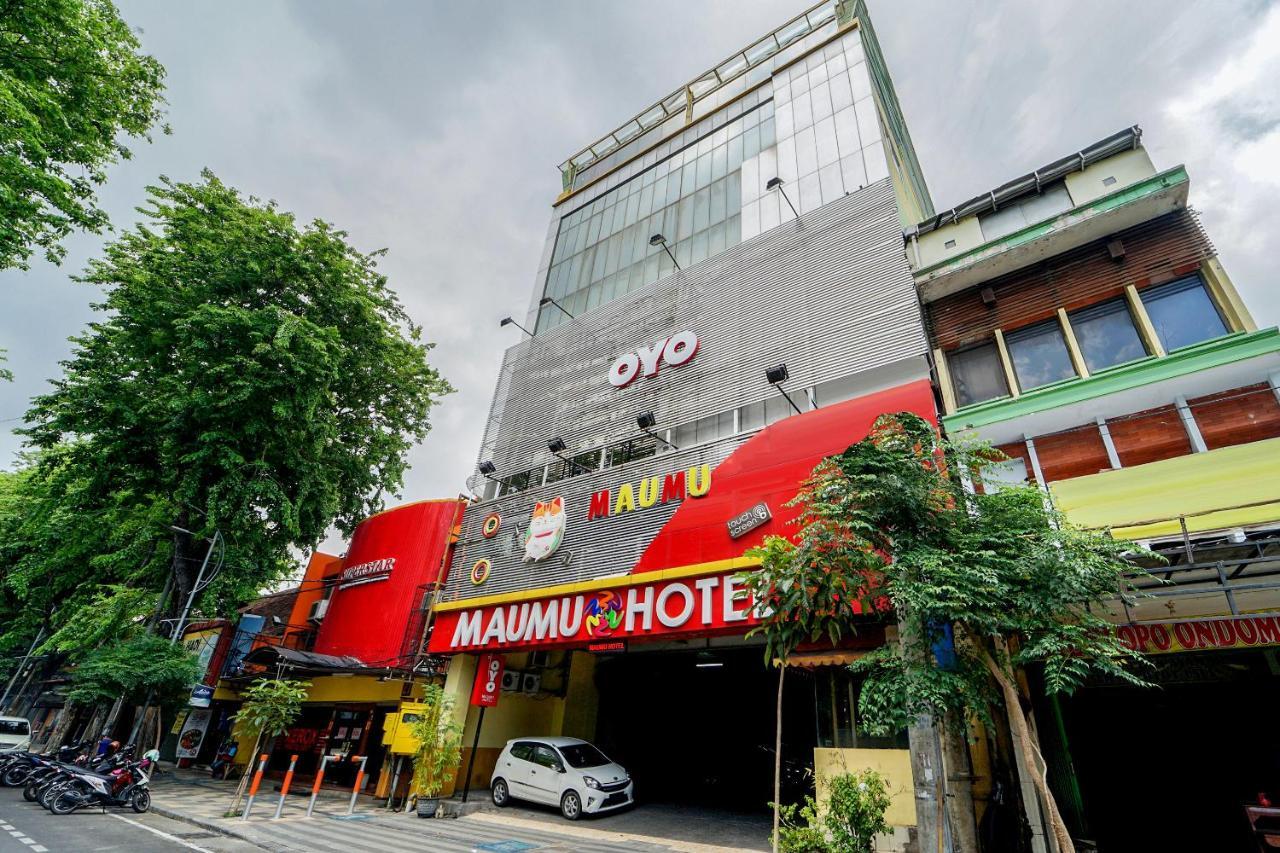 Maumu Hotel & Lounge Surabaya Exteriör bild